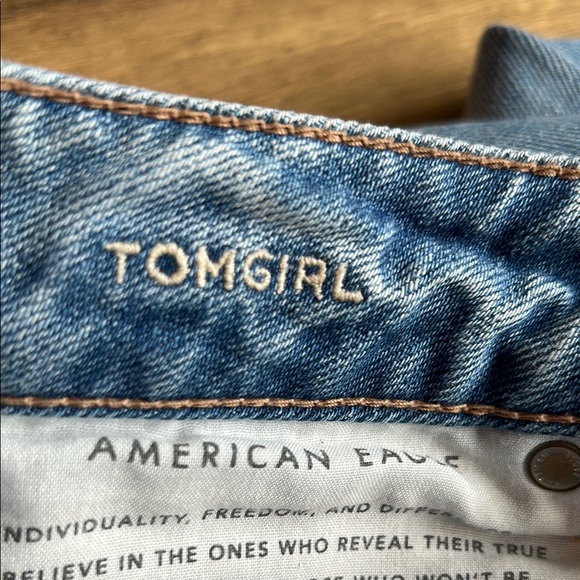 American Eagle Tom Girl Jean - Picture 5 of 5